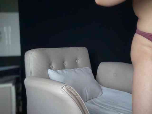 ema-love webcam
