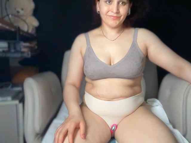 ema-love webcam