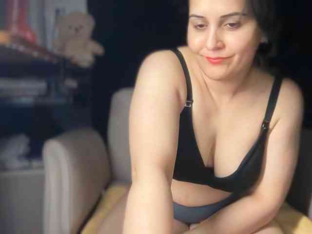 ema-love webcam
