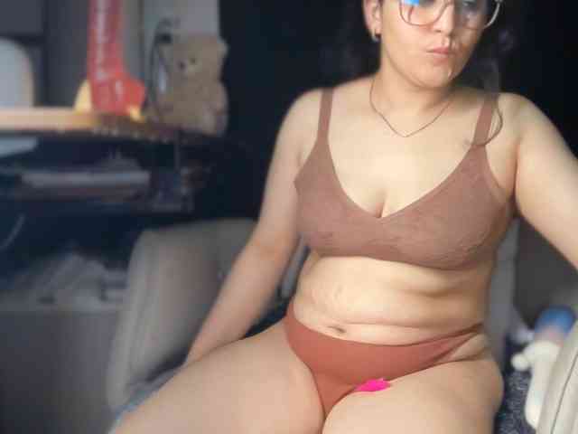 ema-love webcam