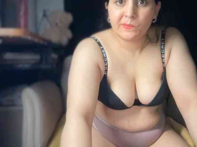 ema-love webcam