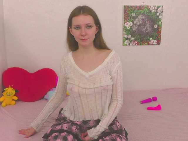 le modèle CuteAlicewow est en webcam porno dans un show sur le site bongacams, il possède les tags suivants: White/Caucasian,Blonde,Shaved