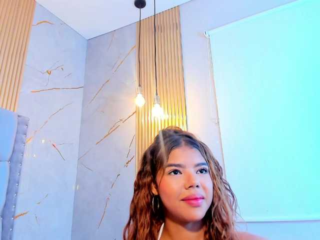 kay-chell's BongaCams show and profile