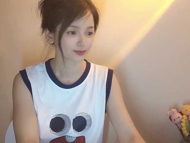 le modèle -July- est en webcam porno dans un show sur le site bongacams, il possède les tags suivants: Asian,Brunette,Hairy