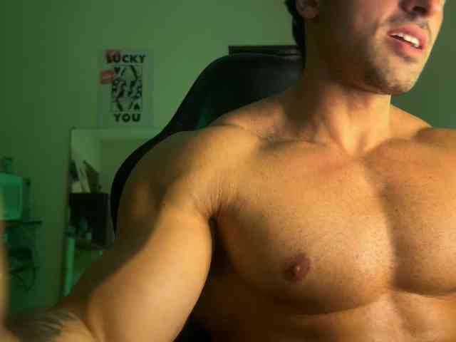 lucasfit24 Live Webcam on BongaCams