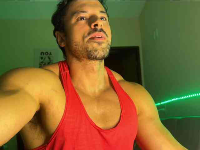 lucasfit24 Live Webcam on BongaCams