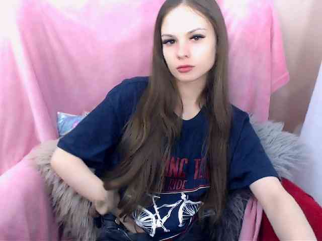Model: LiliBlush