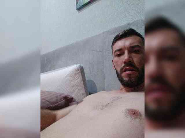 Riordian-1 Live Webcam on BongaCams