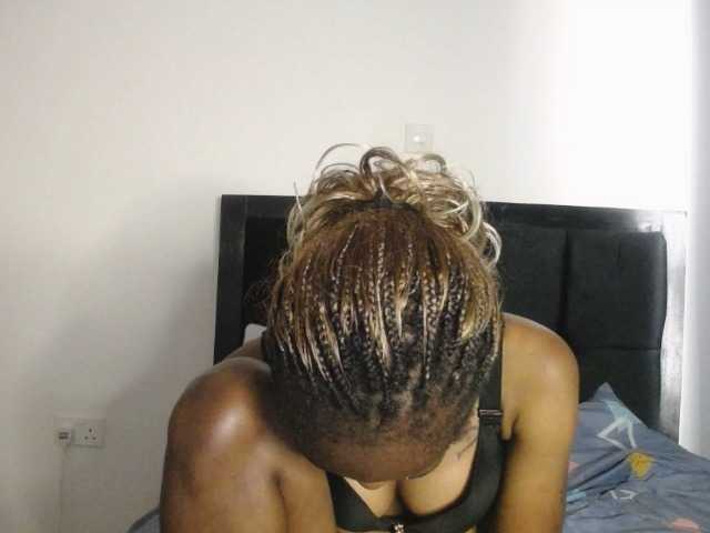 Paradisedoll's BongaCams show and profile