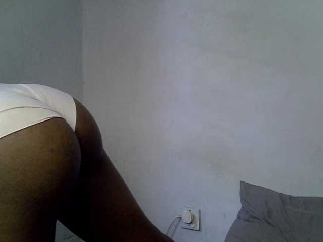 le modèle ExoticKiara1 est en webcam porno dans un show sur le site bongacams, il possède les tags suivants: Ebony,Brunette,Shaved