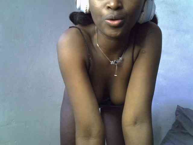 ExoticKiara1 webcam