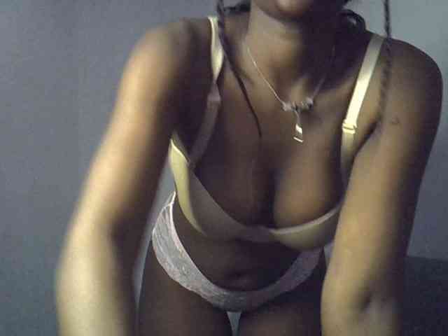 ExoticKiara1 webcam