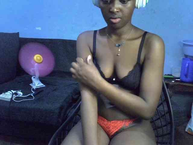 ExoticKiara1 webcam