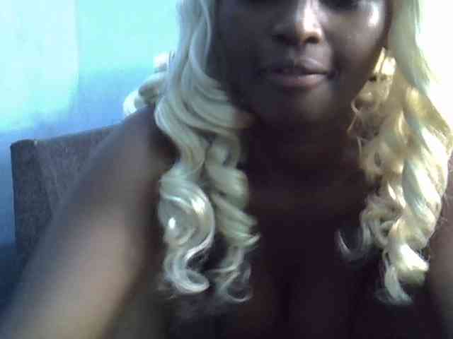 ExoticKiara1 webcam