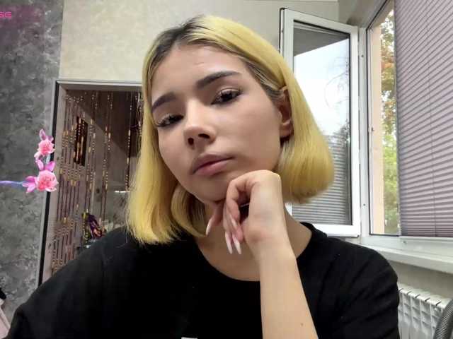 KeeshaSouthard live cam on BongaCams