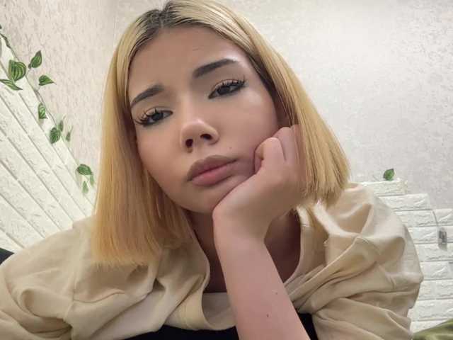 KeeshaSouthard live cam on BongaCams