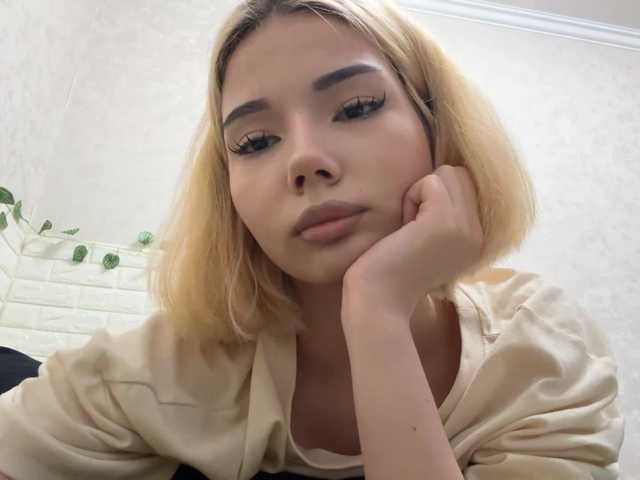 KeeshaSouthard live cam on BongaCams
