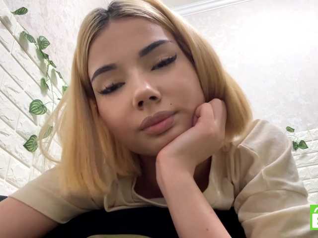 KeeshaSouthard live cam on BongaCams