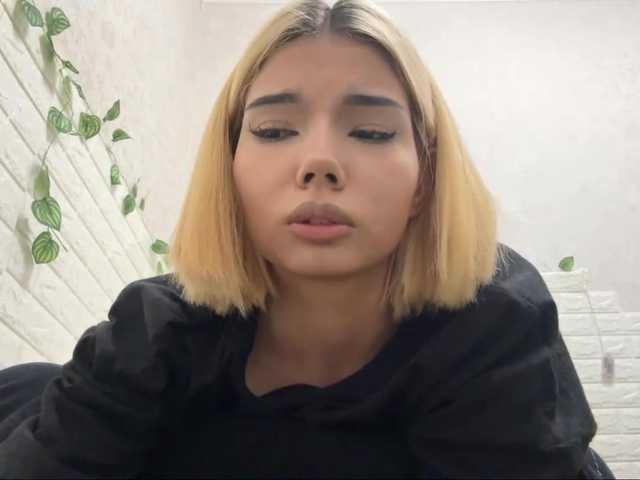 KeeshaSouthard live cam on BongaCams