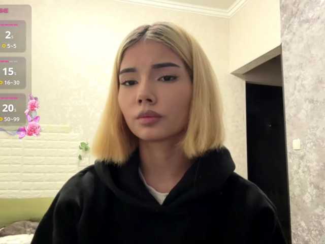 KeeshaSouthard, live now on BongaCams