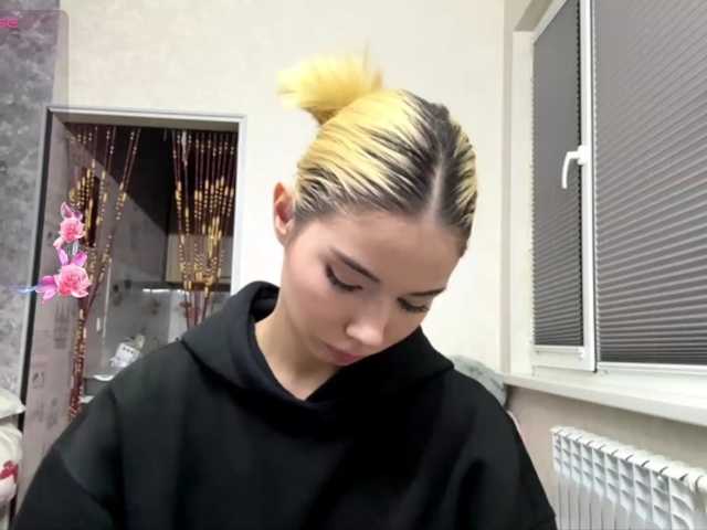 KeeshaSouthard live cam on BongaCams