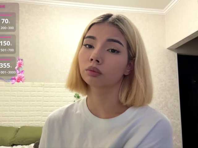 KeeshaSouthard, live now on BongaCams