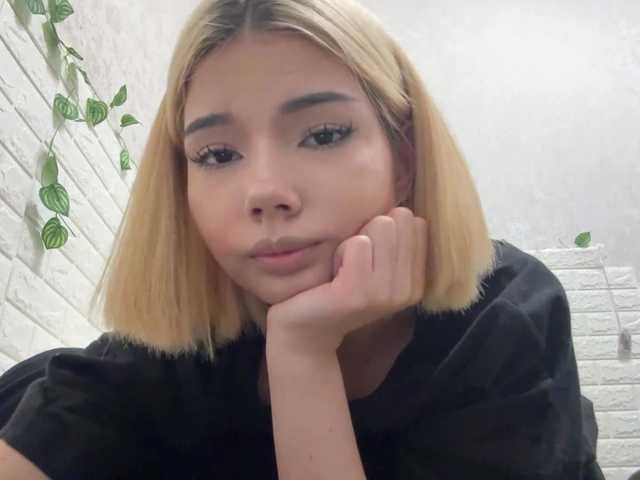 KeeshaSouthard live cam on BongaCams