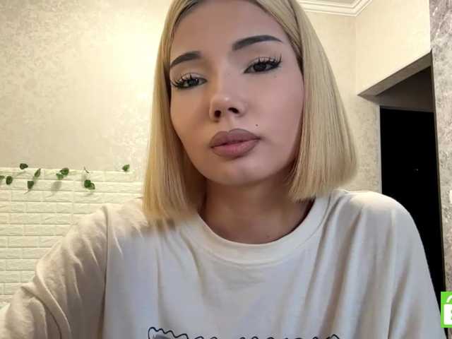 KeeshaSouthard live cam on BongaCams