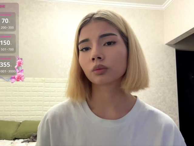 KeeshaSouthard, live now on BongaCams