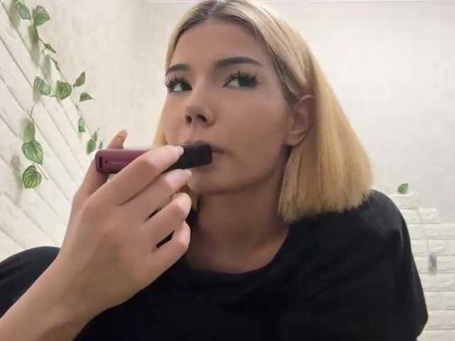 KeeshaSouthard live cam on BongaCams