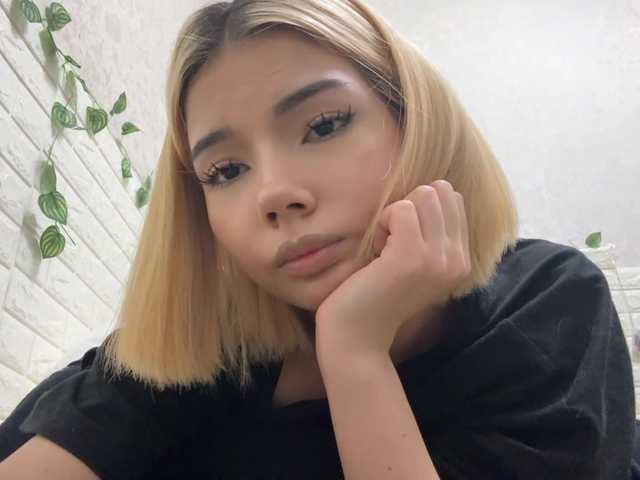 KeeshaSouthard live cam on BongaCams