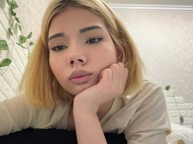 KeeshaSouthard live cam on BongaCams