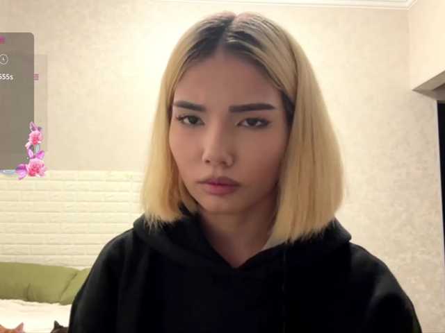 KeeshaSouthard live cam on BongaCams