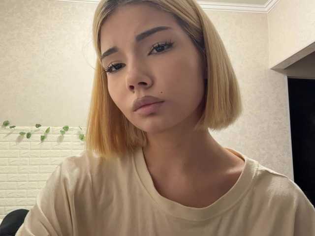 KeeshaSouthard live cam on BongaCams