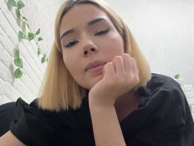 KeeshaSouthard live cam on BongaCams