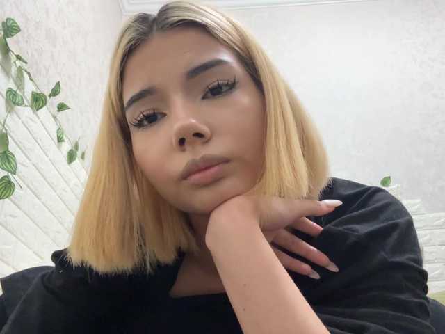 KeeshaSouthard live cam on BongaCams