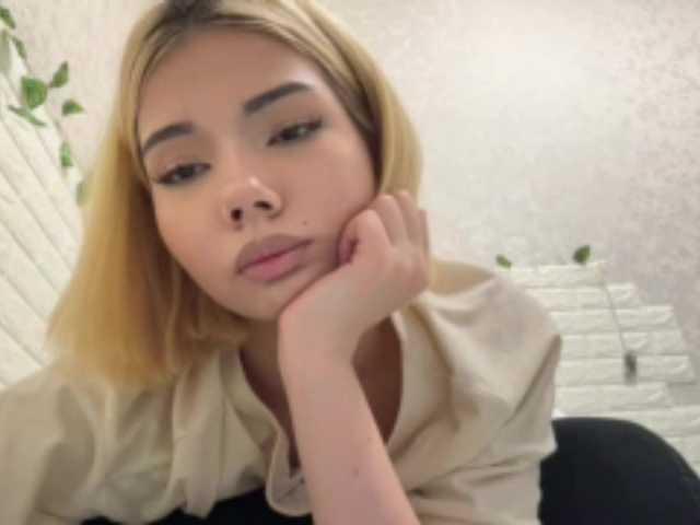 KeeshaSouthard live cam on BongaCams
