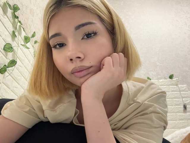 KeeshaSouthard live cam on BongaCams