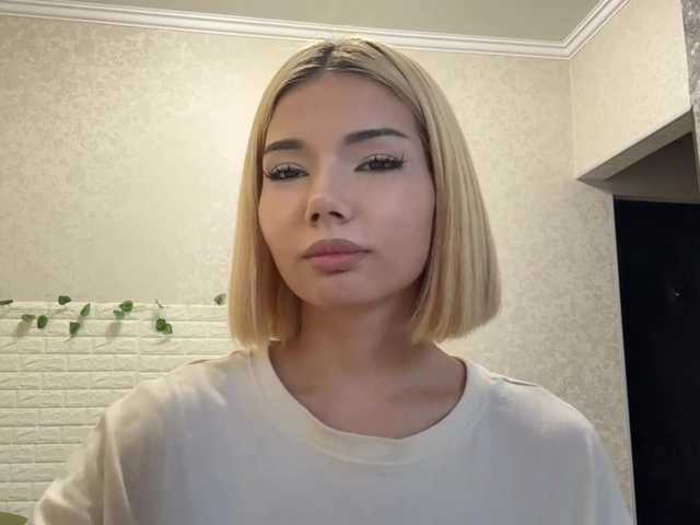 KeeshaSouthard live cam on BongaCams