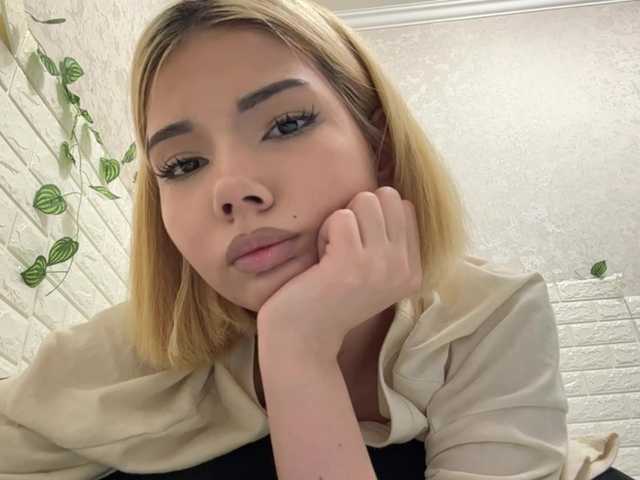 KeeshaSouthard live cam on BongaCams