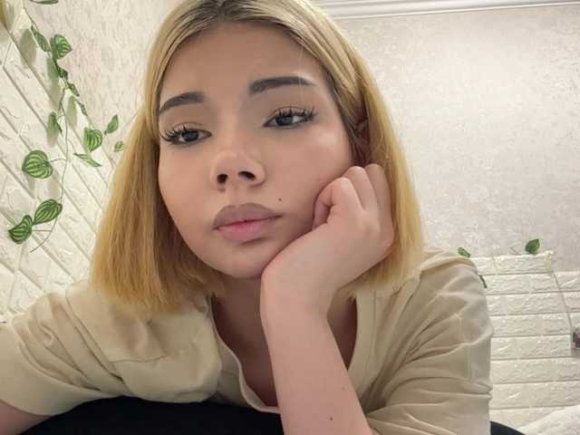 KeeshaSouthard live cam on BongaCams