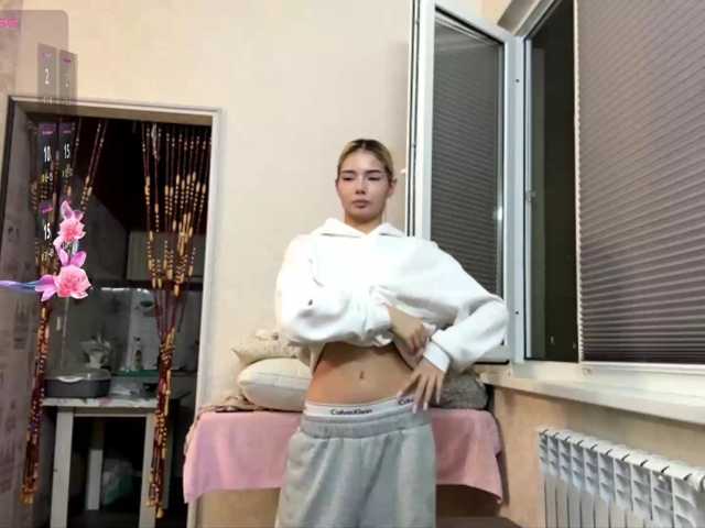 KeeshaSouthard live cam on BongaCams