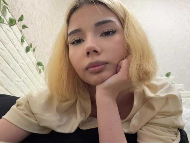 KeeshaSouthard live cam on BongaCams