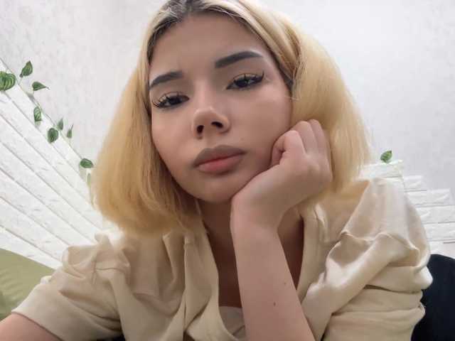 KeeshaSouthard live cam on BongaCams