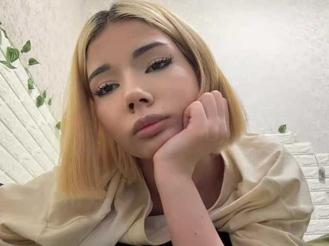 KeeshaSouthard live cam on BongaCams