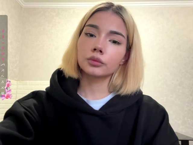 KeeshaSouthard, live now on BongaCams