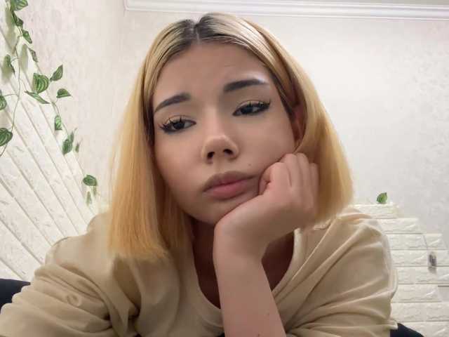 KeeshaSouthard live cam on BongaCams