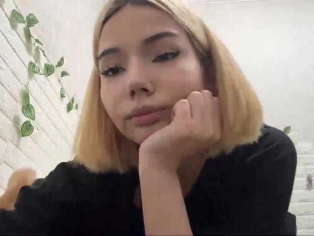 KeeshaSouthard live cam on BongaCams