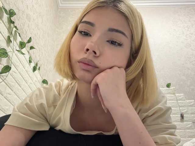 KeeshaSouthard live cam on BongaCams