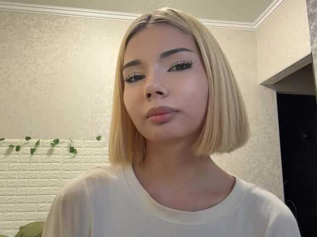 KeeshaSouthard live cam on BongaCams
